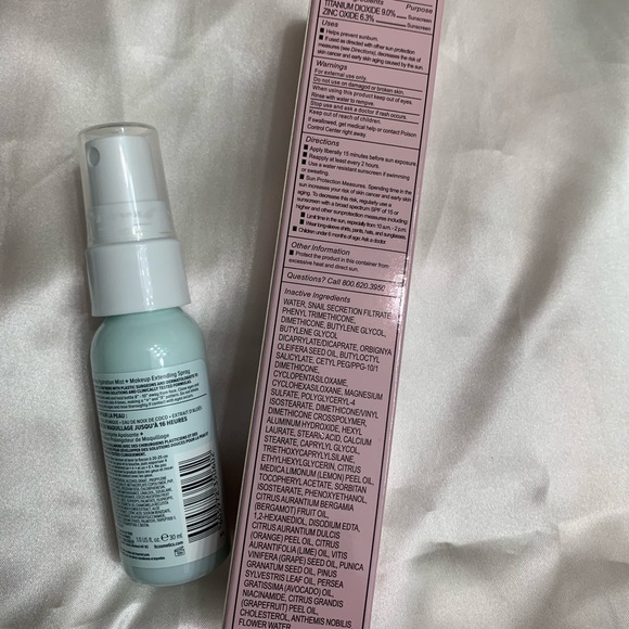 It CC+ Foundation Medium & Setting Spray Bundle - Picture 2 of 9